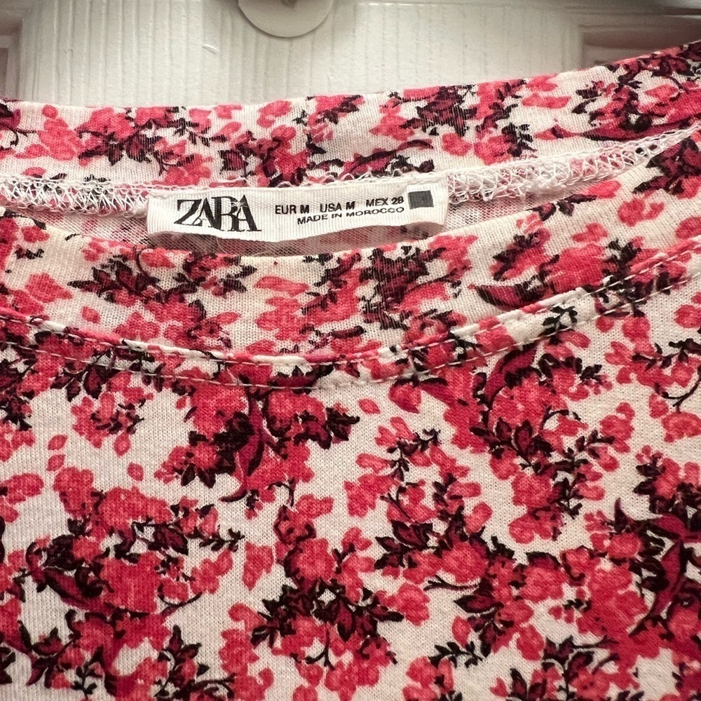 ZARA red floral puffy sleeve t shirt size medium - Picture 3 of 5